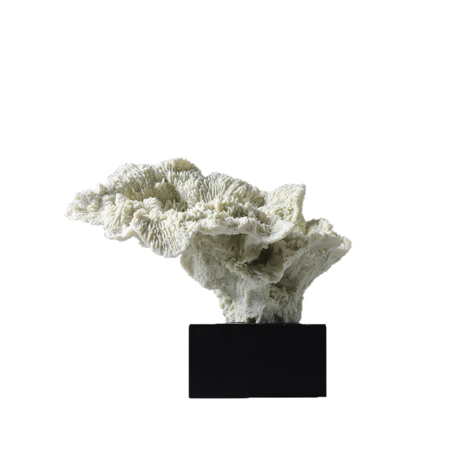 

Resin simulation coral tree ornaments, modern Nordic light luxury home model room, hotel and B&B high-end decorations