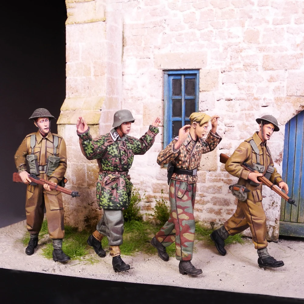 1/35 Resin Model Figure Kits GK , Four People，No Scene，Military Theme，Unassembled And Unpainted,307RAL