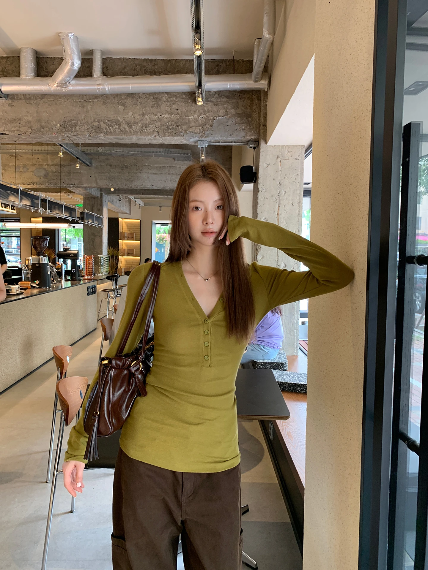 Red Celebri Long Sve Base irt Damen-T-Shirt, neu, 2025, Herbst-V-Ausschnitt, mittellang, einzigartig, schön, Top für den Pendelverkehr