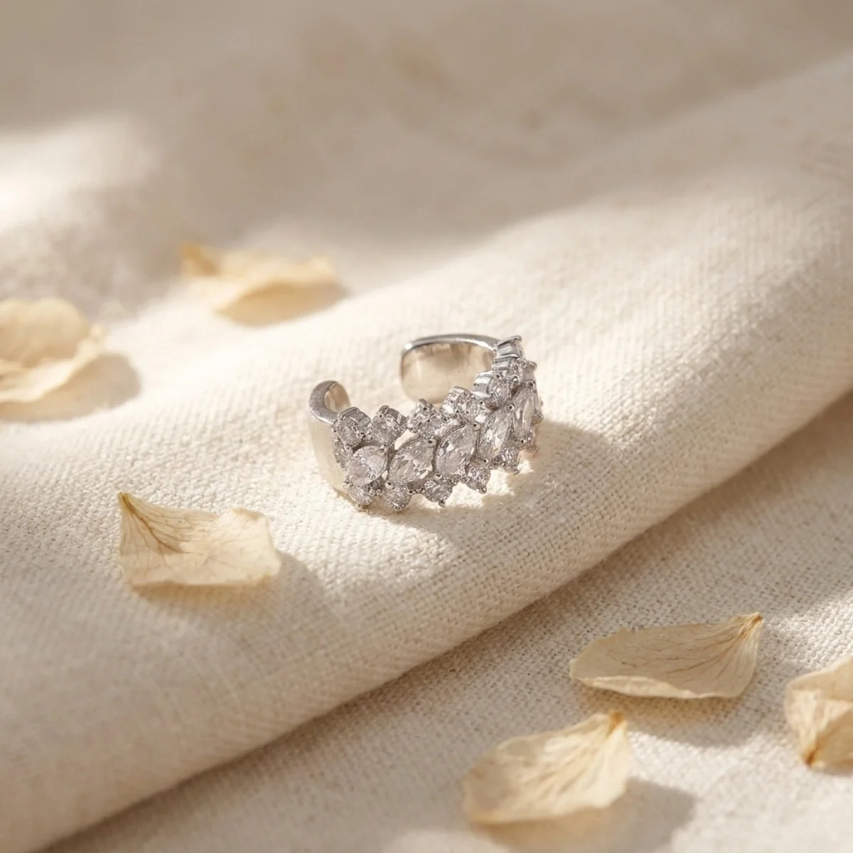 1 Stück Elegante Glänzende Zirkon-Blumen-Ohrklemmen für Damen und Herren Minimalistische Geometrische Blumen-Ohrmanschetten Ohne Piercing Schmuck – Detail 18