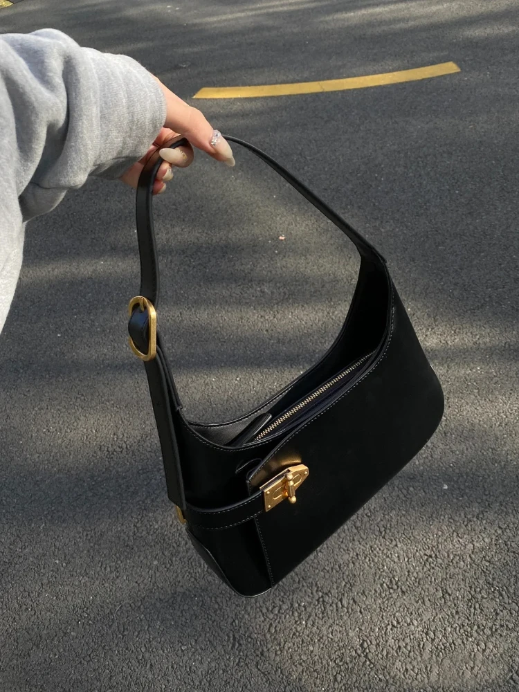 Internet celebrity popular high-end oneshoulder armpit bag commuting simple and versatile casual handbag retro office worker bag