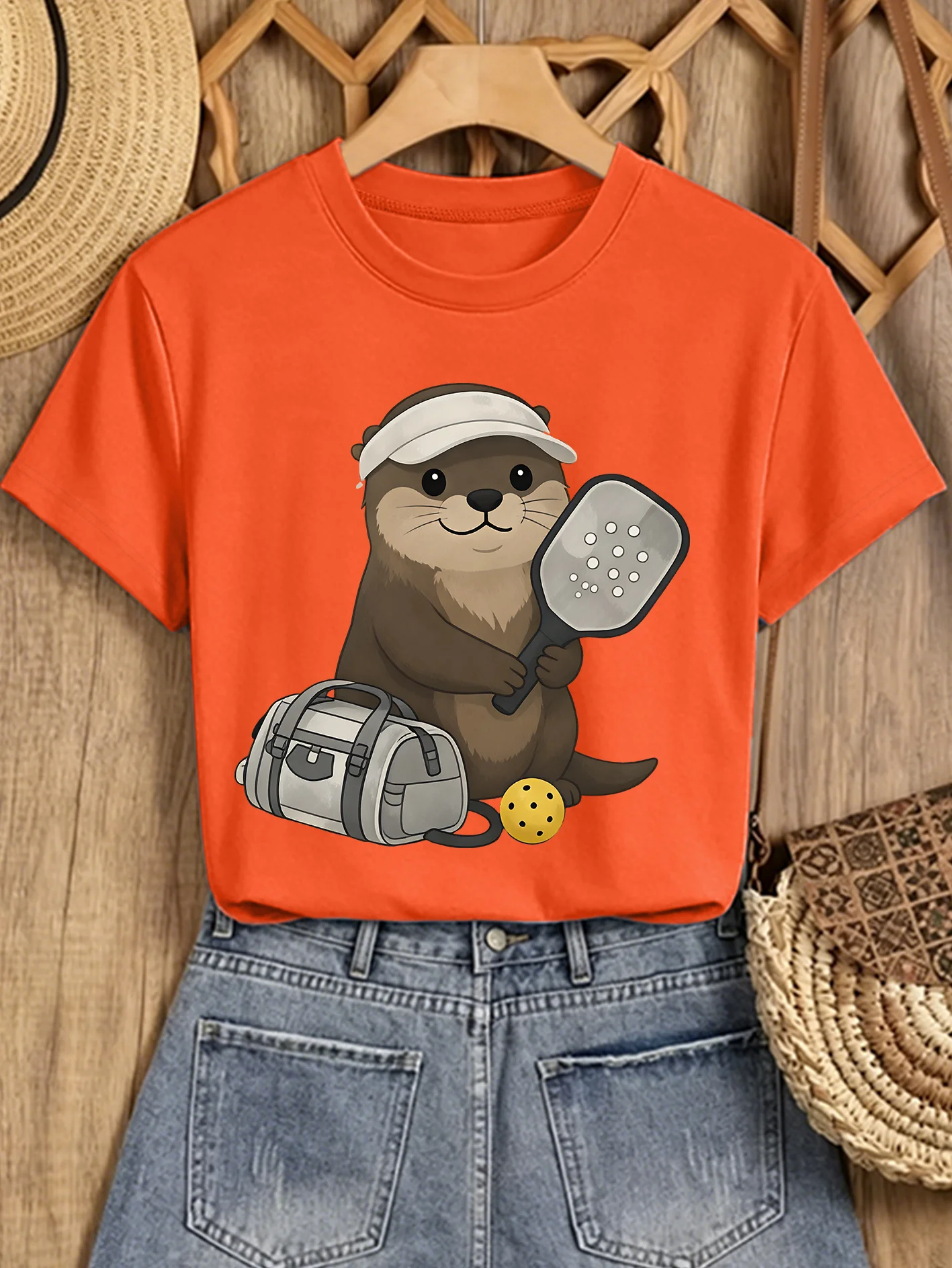 Ladies' Elegant Style Gift Cute Otter Pick Ball Cartoon Fun Printed Pattern Retro Round Neck T-shirt Commuter Women's Wear