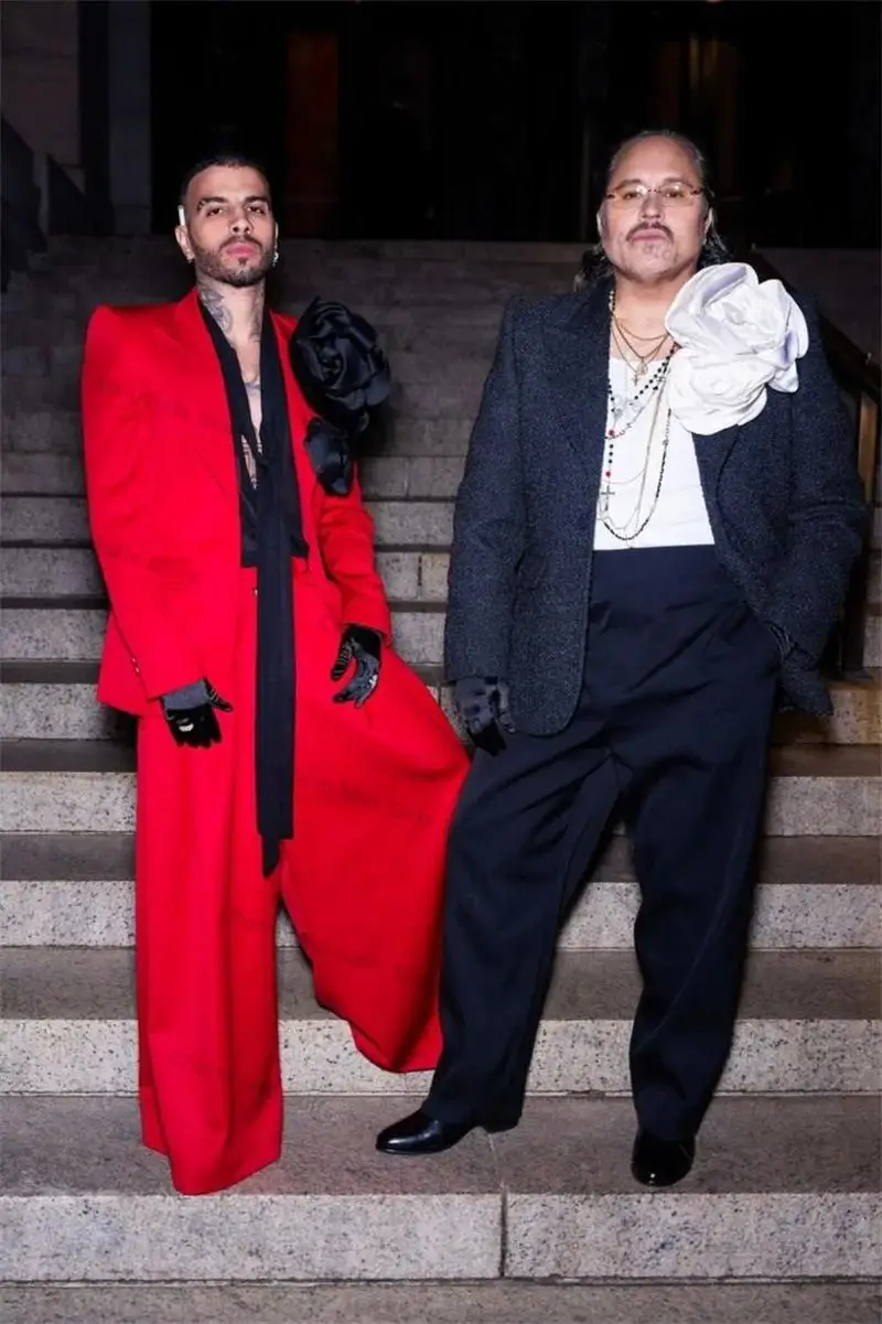 

Men's Fashion 2-Piece Suit with Floral Embellishment for Celebrity Events, Stage Performances and High-End Occasions.