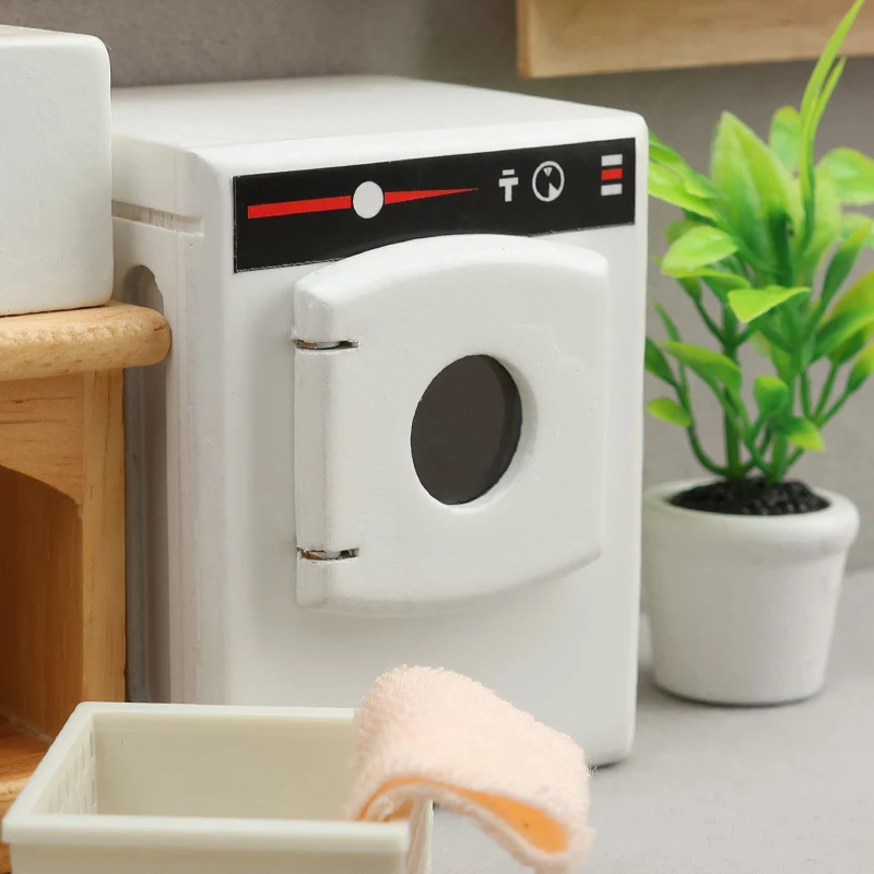 Realistische Puppenhausmöbel im Maßstab 1:12: Modell einer Trommelwaschmaschine
