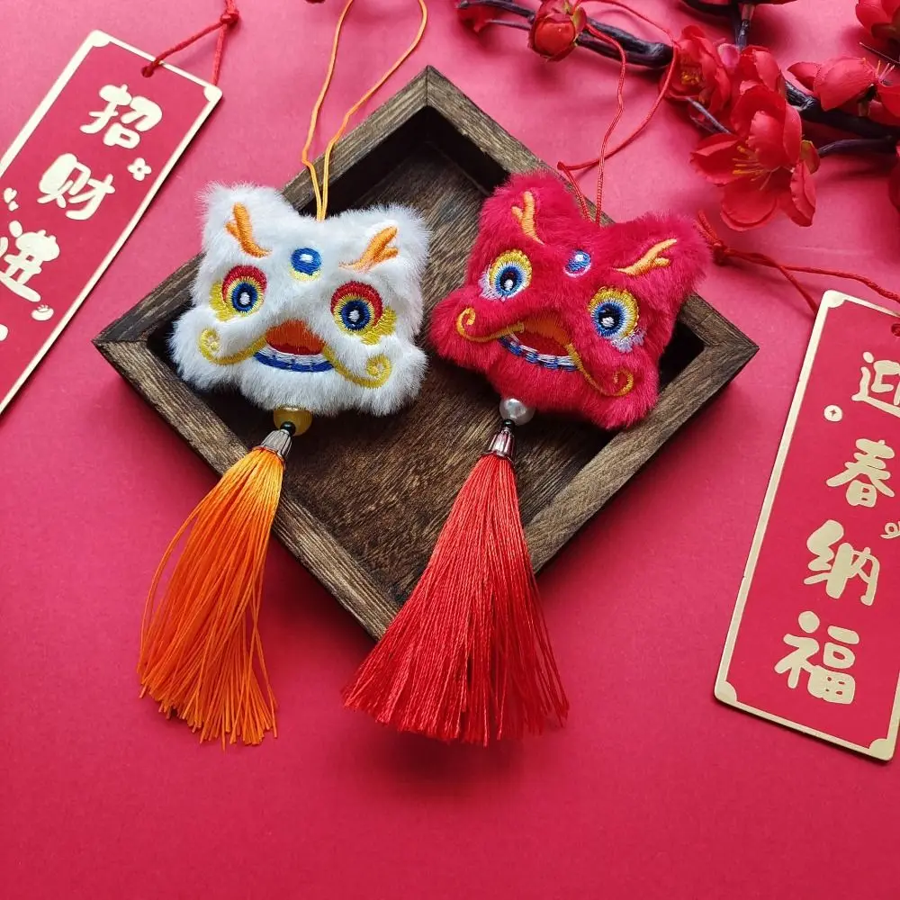 Estilo chinês leão dança borlas pingente dos desenhos animados vermelho 2025 ano novo zodíaco sorte com borla cobra mascote plushies