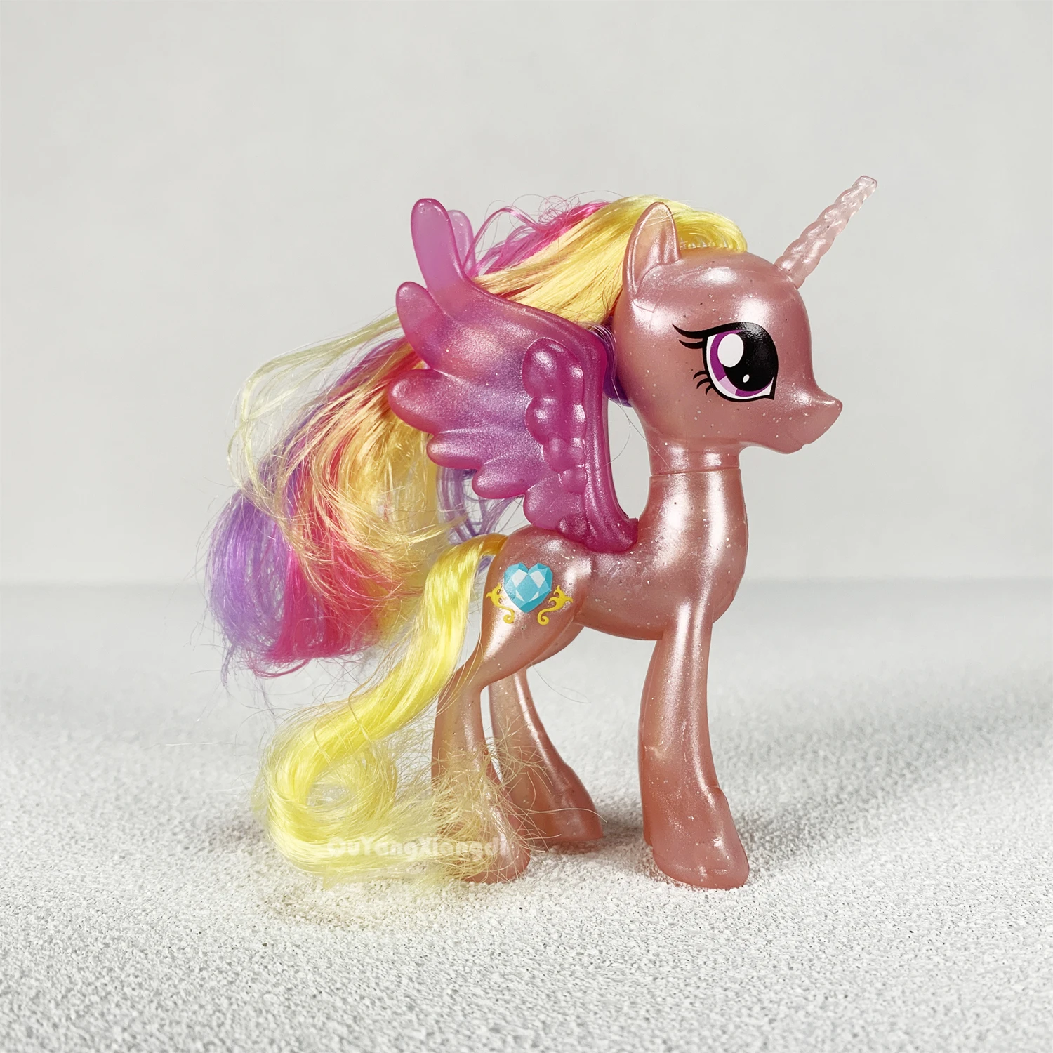 P11-039 Action Figures 10-13cm Little Cute Horse Model Doll Gold powder Princess Color hair Cadance Toys for Children