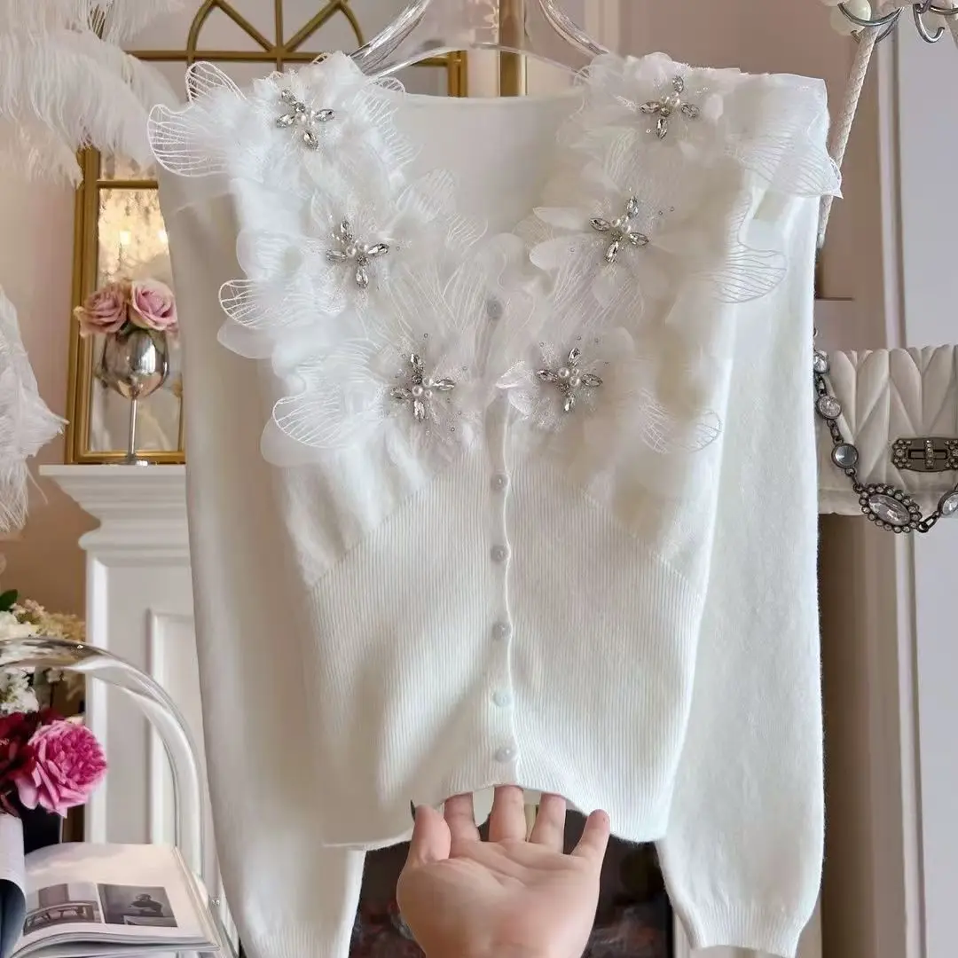 

Весенне-осенний кардиган 2026 года класса люкс с уникальным дизайном для женщин: вязаный свитер с объемными 3D-цветами и жемчугом, верхняя одежда, пальто, топ