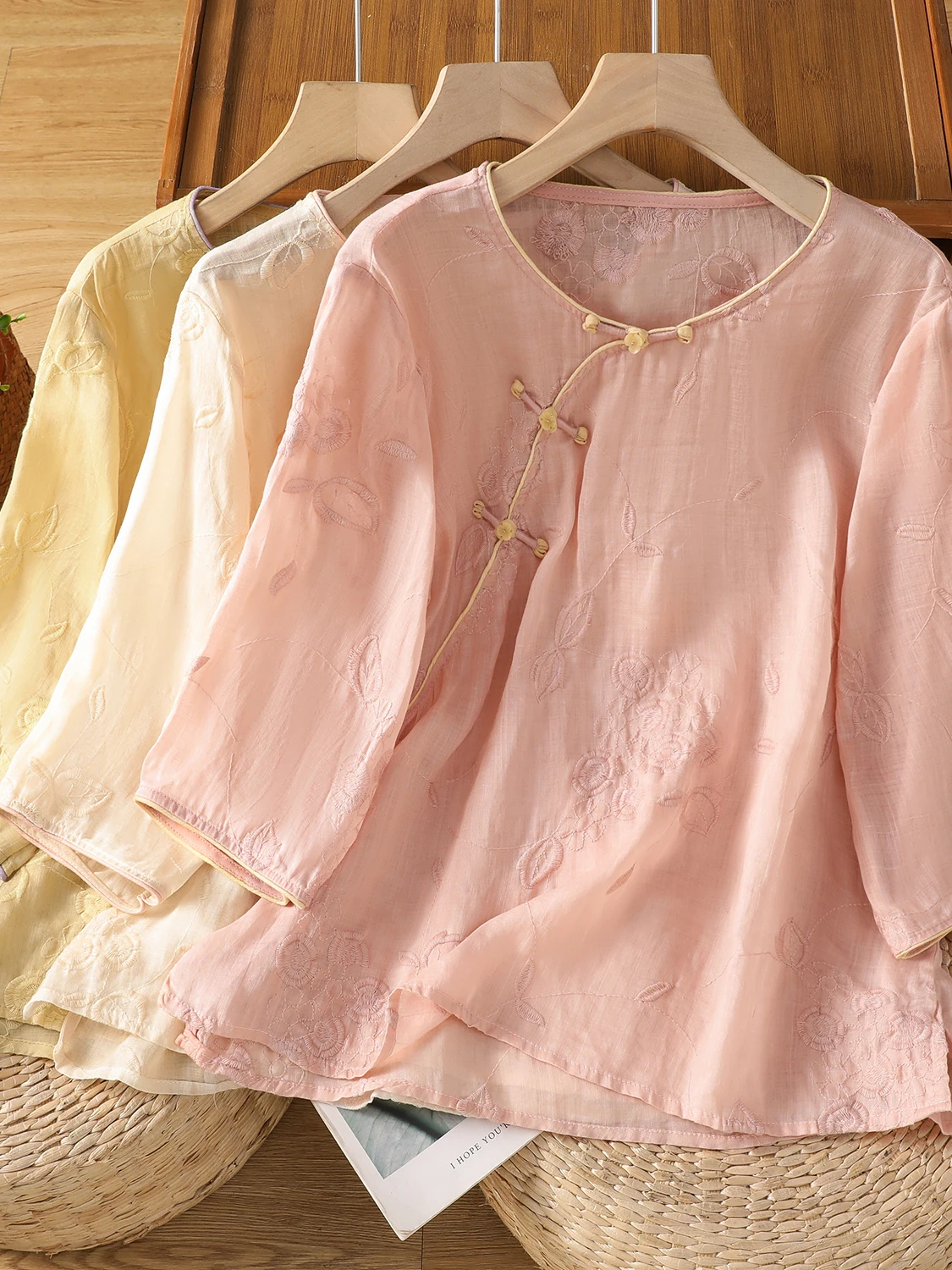 New Chinese Sle Linen irt Women Summer Retro National Heavy Embroidery Cotton Linen Button round Ne ort Sve Top