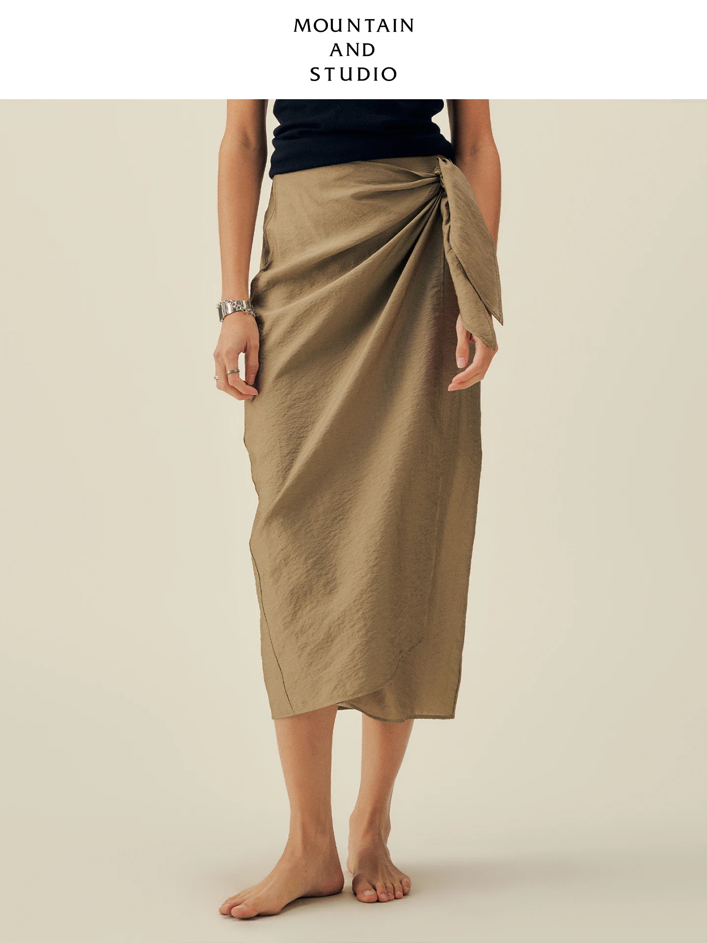 

Vintage Silk Blend Shiny Fabric Breathable Holiday Wrap Skirt Women's High Waist H-Shape Slim Fit Spring Season Polyester