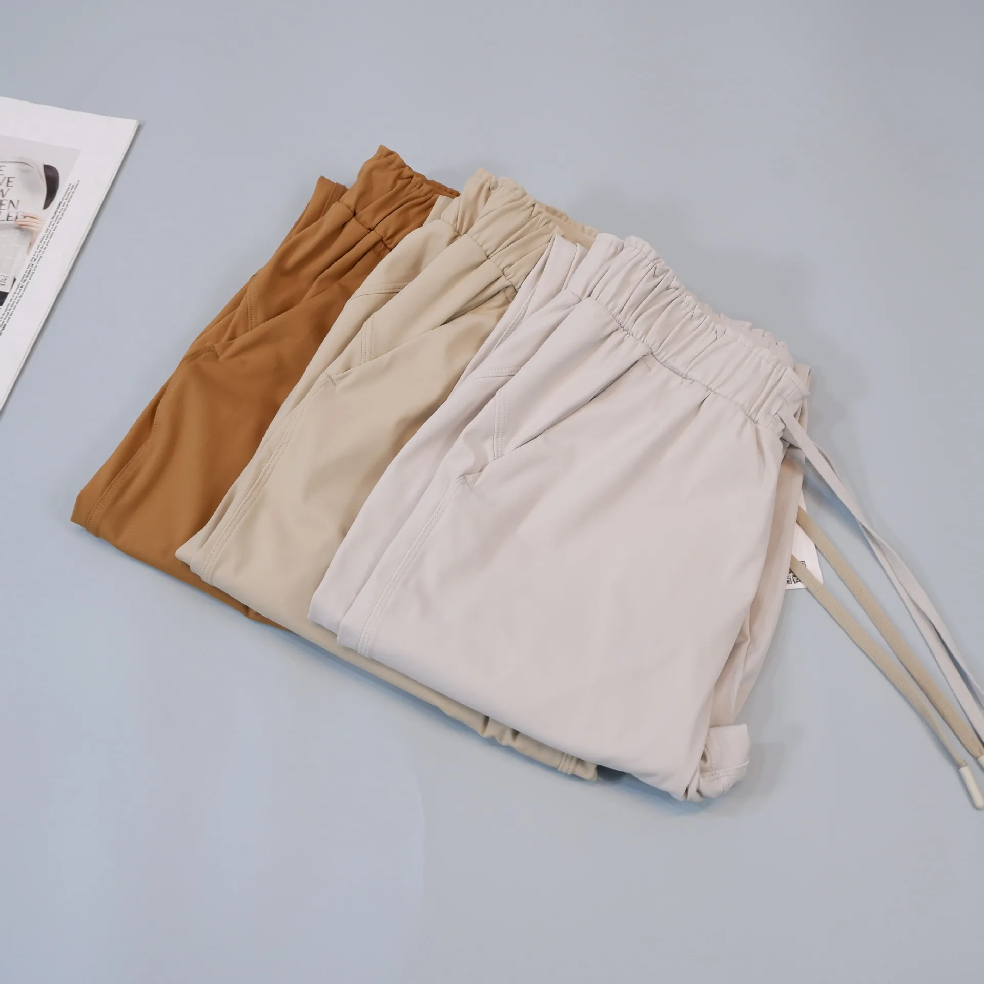 سراويل نسائية رياضية ضيقة للكاحل طويلة عالية الخصر قابلة للتمدد ومريحة للتمرين واليوجا والركض صديقة للبشرة لليوجا وصالة الألعاب الرياضية