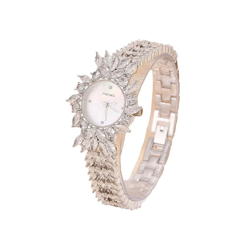 

Full Diamond Ladies Watch Gold Diamond Waterproof Quartz Watch