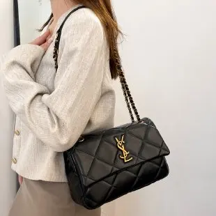 

Women's Solid Color Shoulder Bag, New Design Diamond Chain Bag, Small Square Bag in Hand, Fashionable Letter Bag, Messenger Bag.