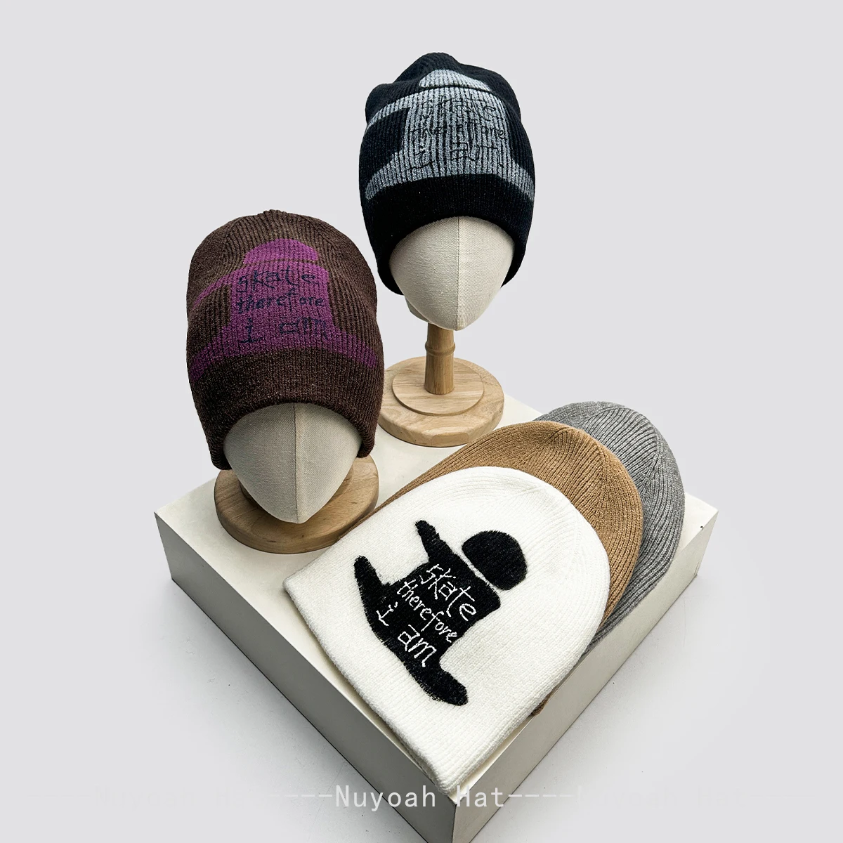 Unisex Streetwear Cartoon Character Knitted Beanie Warm Color Block Fashion Hat Versatile Men Women Ins Style Spray Painted Lett