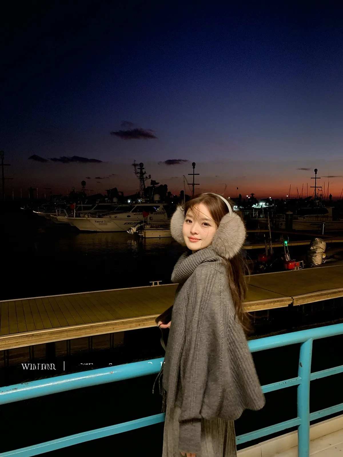 

Rosewth Love Bear New Color 500g High Collar Lazy Loose Knitted Sweater Women's Simple Sle Long Sve ort Length C...