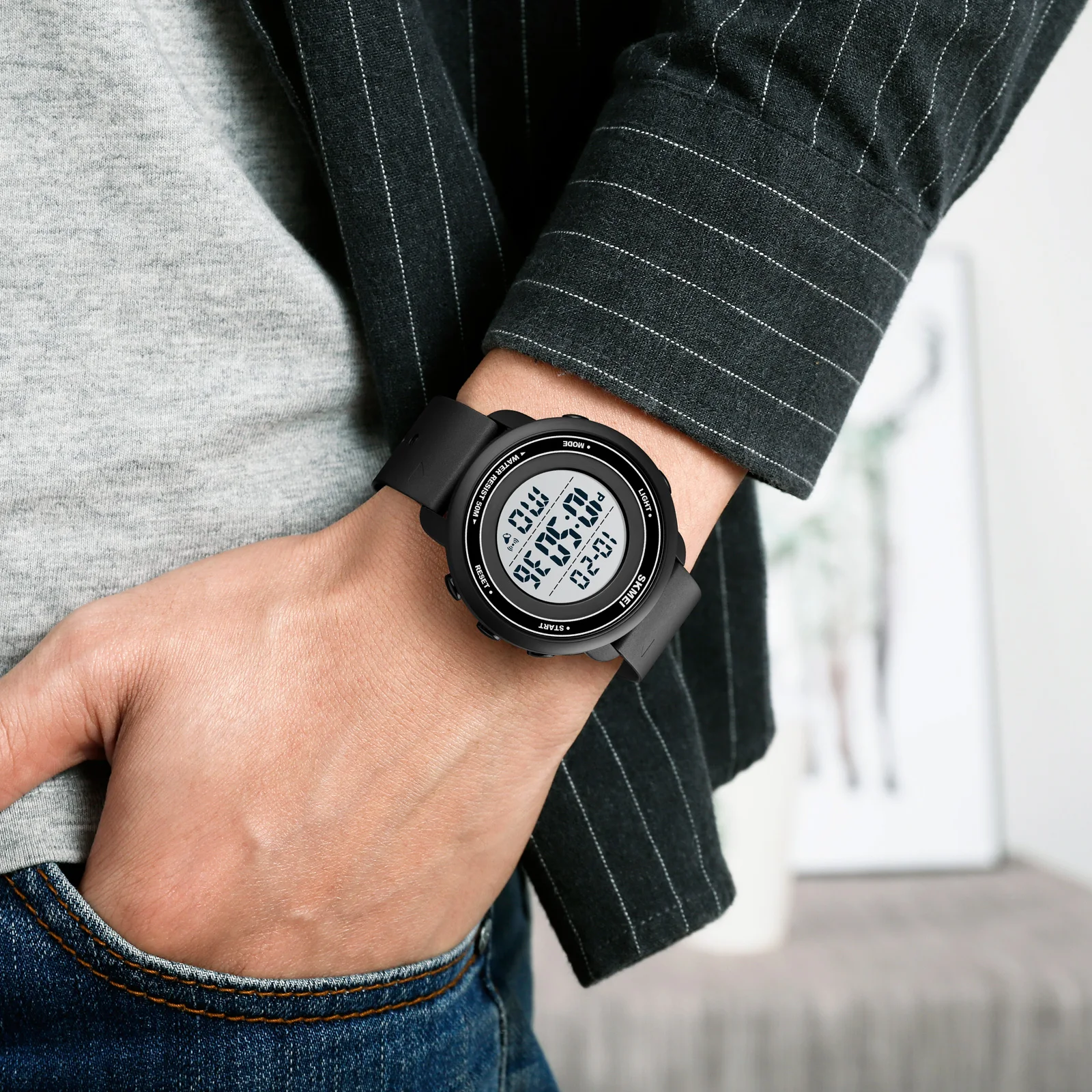 SKMEI Fashion multifunzionale orologio sportivo all'aperto impermeabile luminoso specchio ad alta lente orologio elettronico da uomo 1736