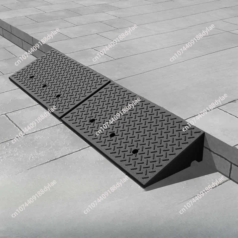 Step pad Slope pad Curb rubber plastic household car road along the slope plate speed bump threshold climbing triangle pad