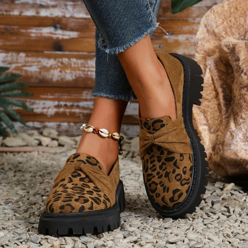 2024 Spring Autumn Fashion Women's Loafers Large Size Casual Medium Heel Pointed Toe Leopard Print Color Slip-On Women's Shoes