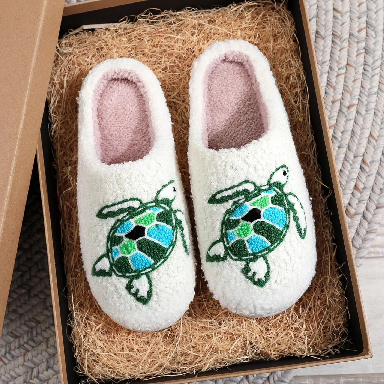 Marine Animal Turtle Pattern Embroidery stuffed Home Platform Cozy Furry Cotton Slippers, Cute Warm Non-Slip Indoor Slippers, Personality Gift Men Women Can Wear