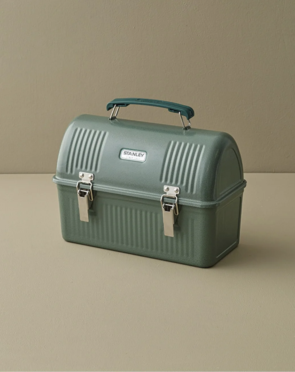 Large classic lunch box 9.4L camping steel storage box army green