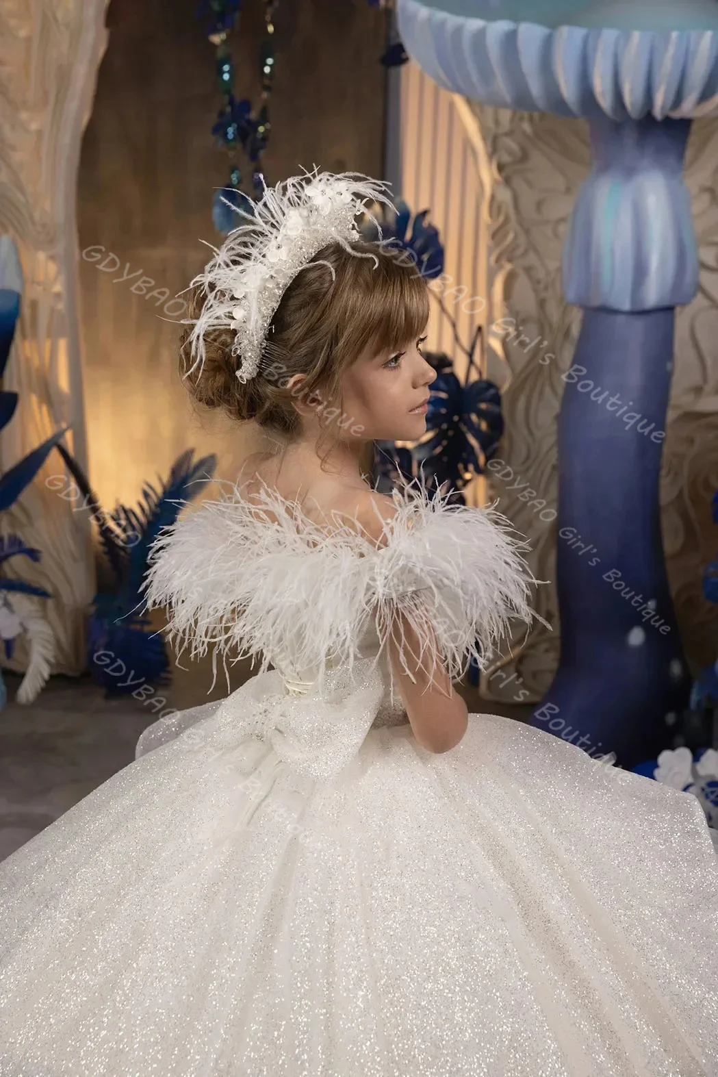 Vestido floral com glitter para casamento, vestido de primeira comunhão com penas e pescoço em camadas de tule, vestido de aniversário personalizado com cauda