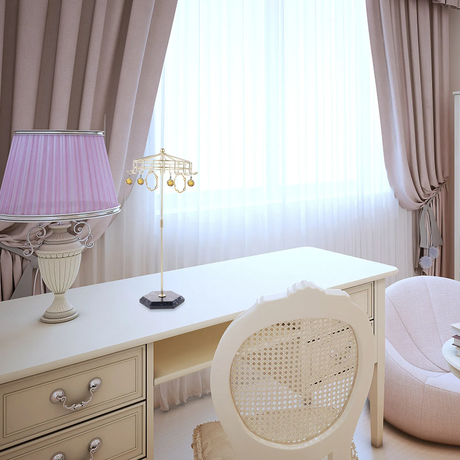 

Вращающаяся подставка-органайзер для ювелирных украшений: металлическая стойка для хранения ожерелий с устойчивым основанием