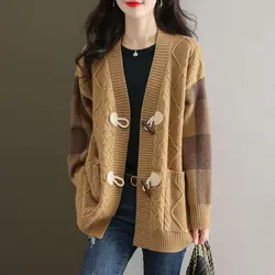 Women's Clothing Vintage Plaid Knitted Cardigan Autumn Winter Stylish Korean Horn Button Casual V-Neck Pockets Loose Sweaters