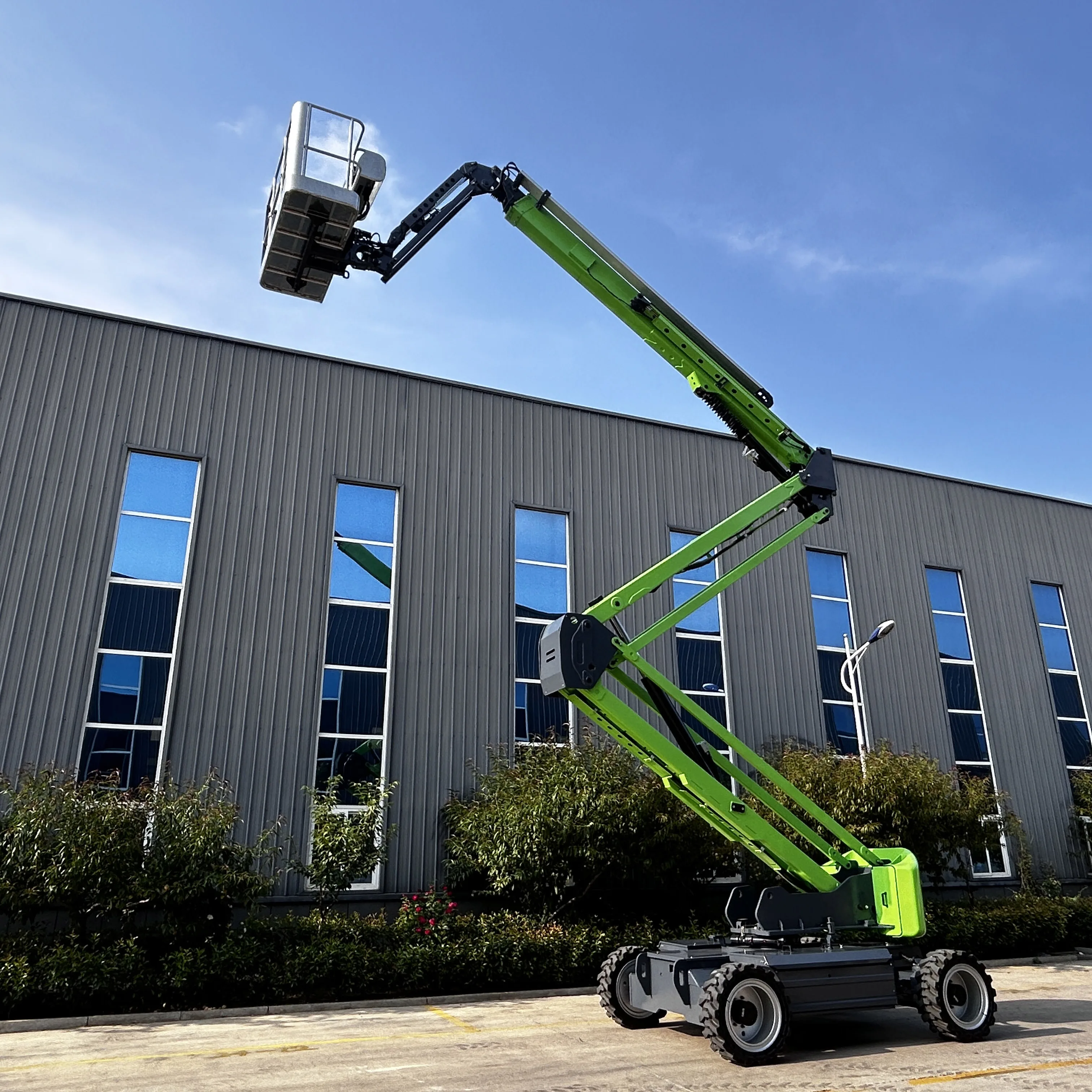 Customized G-118 18m Fully Self-Propelled Towable Electric Curved Arm Boom Lift High Altitude Multi-Section Folding Legs Man Bas