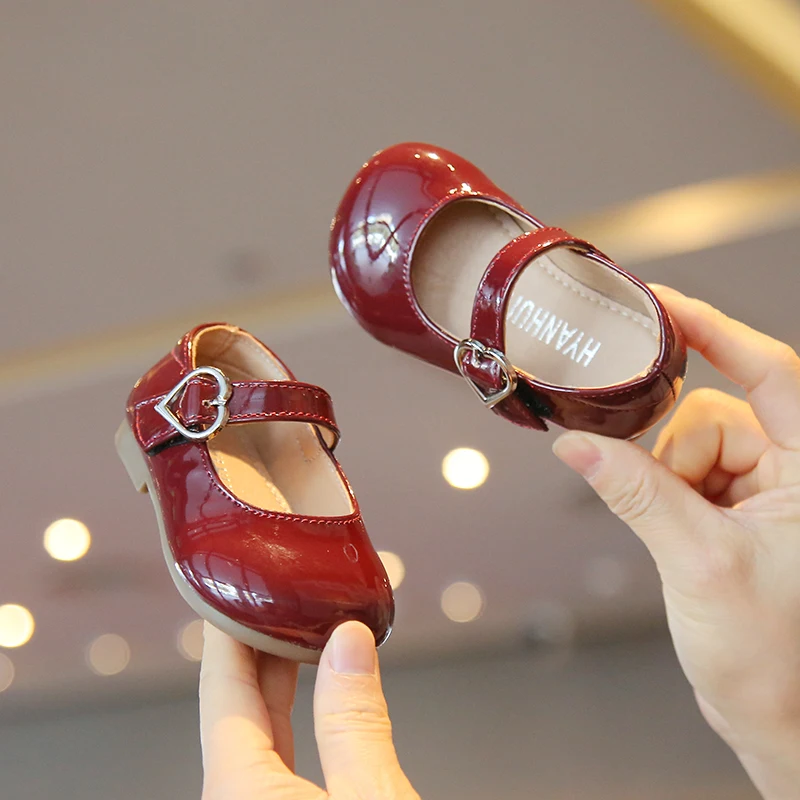 

New Girls Toddler Casual Shoes Wine Red Versatile Children First Walker Shoes Soft Bottom Trend Kids Fashion Flat Shoes Classic