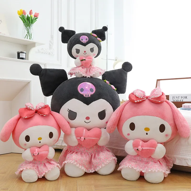 Juguete de peluche esponjoso Kawaii Kuromi, muñeca encantadora My Melody, Animal relleno, campo de flores romántico, bonito regalo de cumpleaños para niños