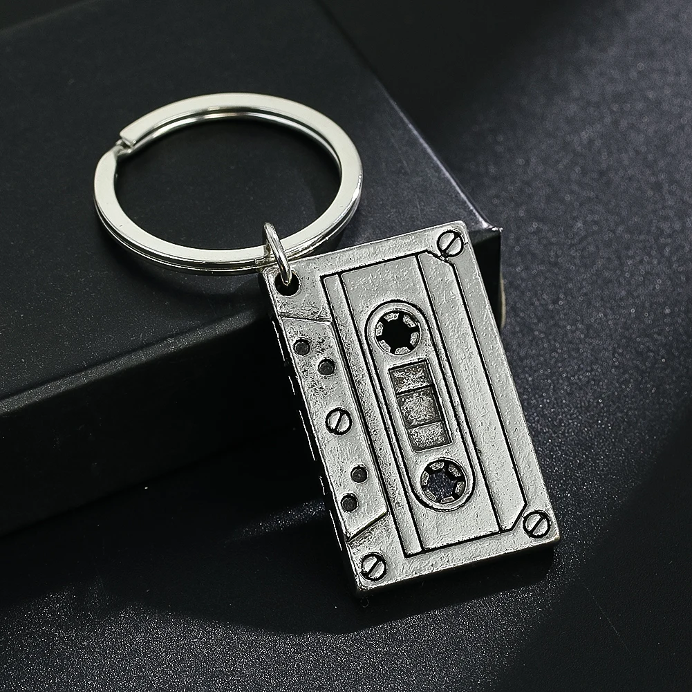 Vintage Magnetic Tape Keychain for Women Men Nostalgic 80\'s Cassette Car Key Rings Backpack Pendant  Concert Souvenir Gift
