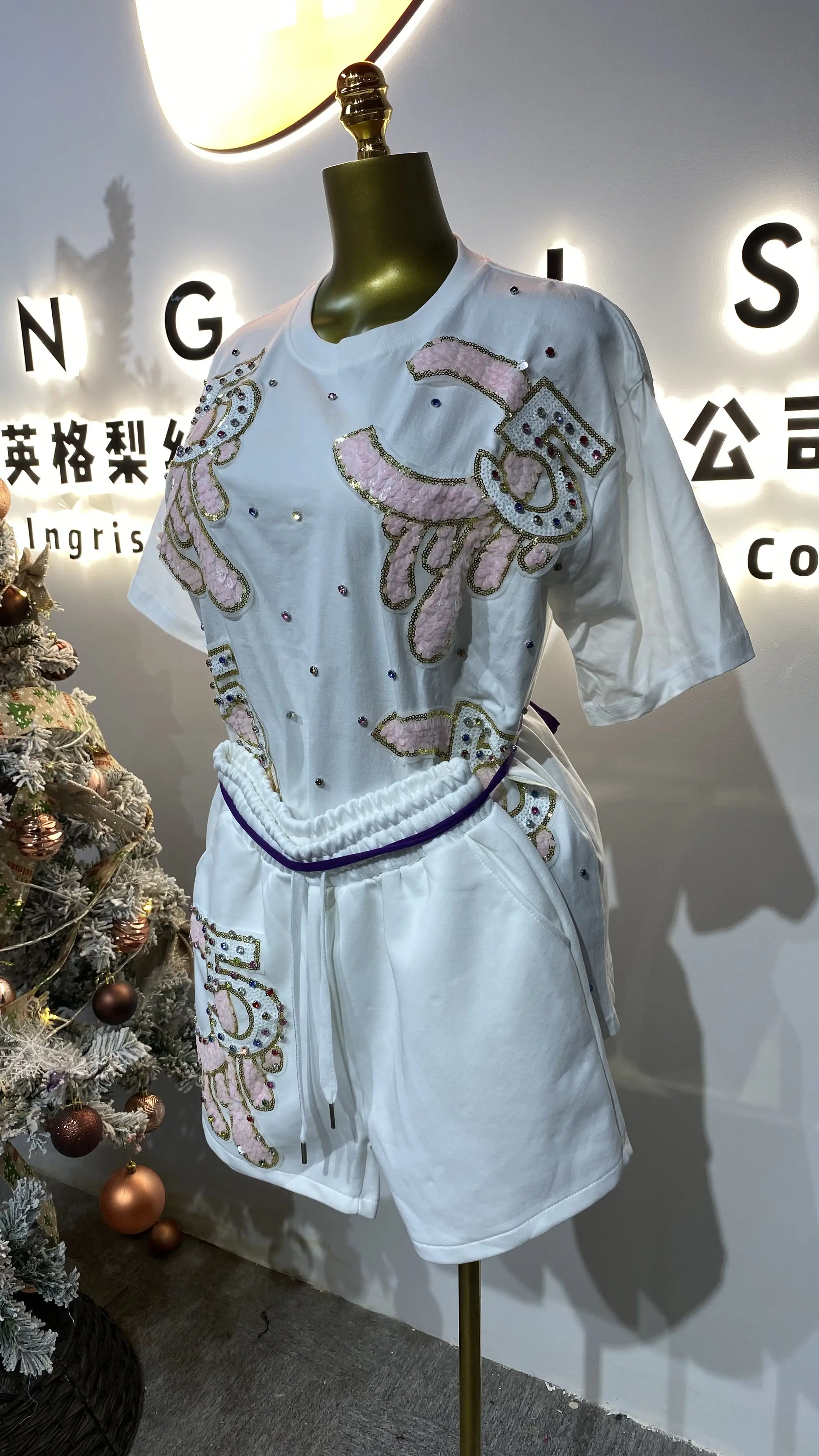 Groothandel borduurwerk nieuwe lente- en zomerserie oversized los T-shirt met korte mouwen en ronde hals-GZMM104