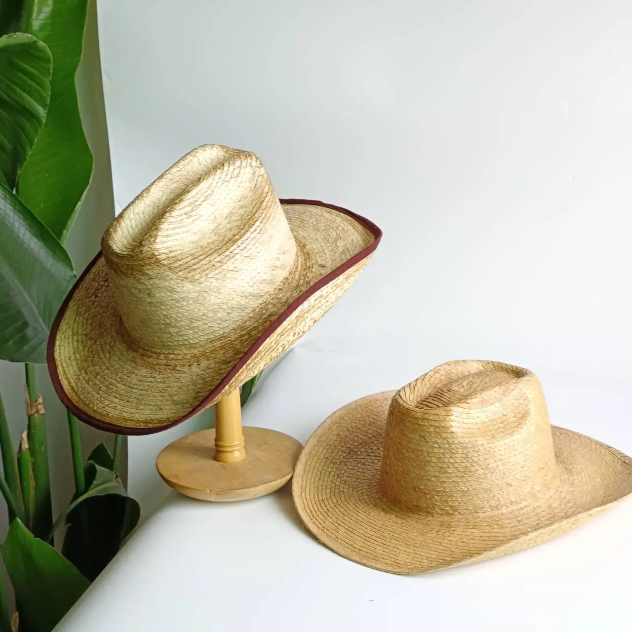 

Vintage Burgundy Trim Natural Palm Leaf Western Cowboy Hat Breathable Foldable UV Protection Wide Brim Sun Hat 56-58cm