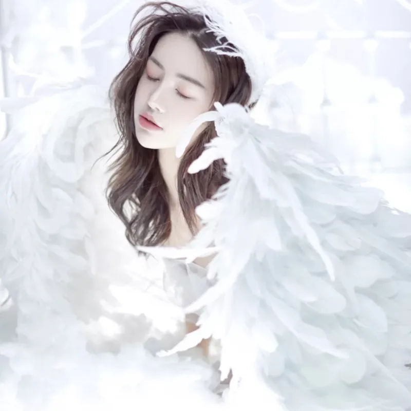 Large White Feather Adult Angel Wings, Bendable for Catwalk Performances Anime Decorations Internet Celebrity Photography Props