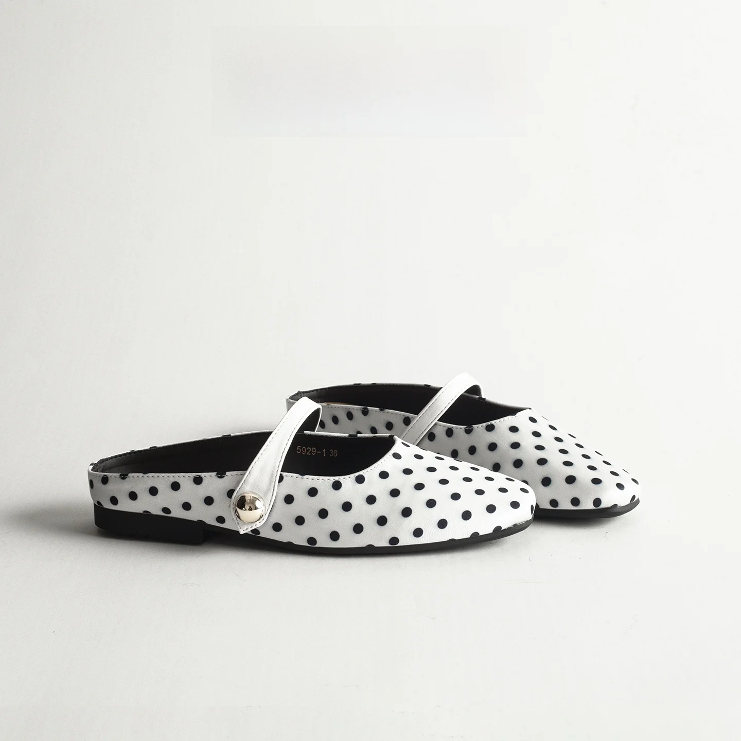 

Comfortable Satin Polka Dot Slip-On Half Slippers Women's Casual Flat Bottom Mary Jane Sandals Fashionable All-Season Wear