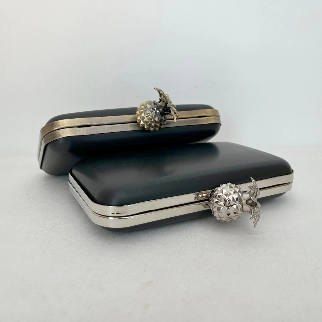 Antique DIY Bag Accessories Rectangle Metal Box Clutch Frame with Black Plastic Shell And Pineapple Top Head Purse Frame Mold