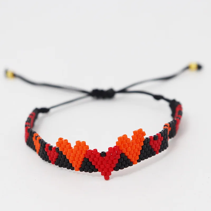 سوار مطرز على شكل قلب عتيق عصري وبسيط ومتعدد الاستخدامات منسوج يدويًا سوار من خرز الأرز البوهيمي قابل للتعديل