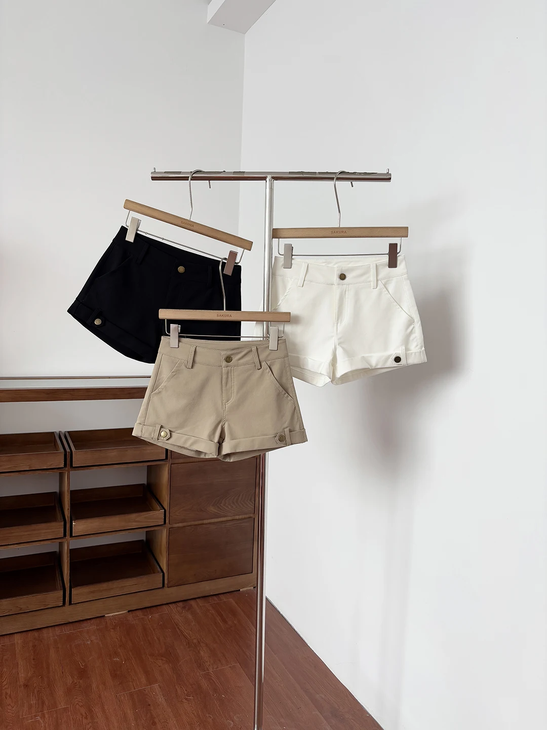 Khaki A-Line Wide Leg Short Pants Women's Commuter Style Slim Fit Summer New Roll-Up Versatile Hot Pants Trendy Ladies Shorts