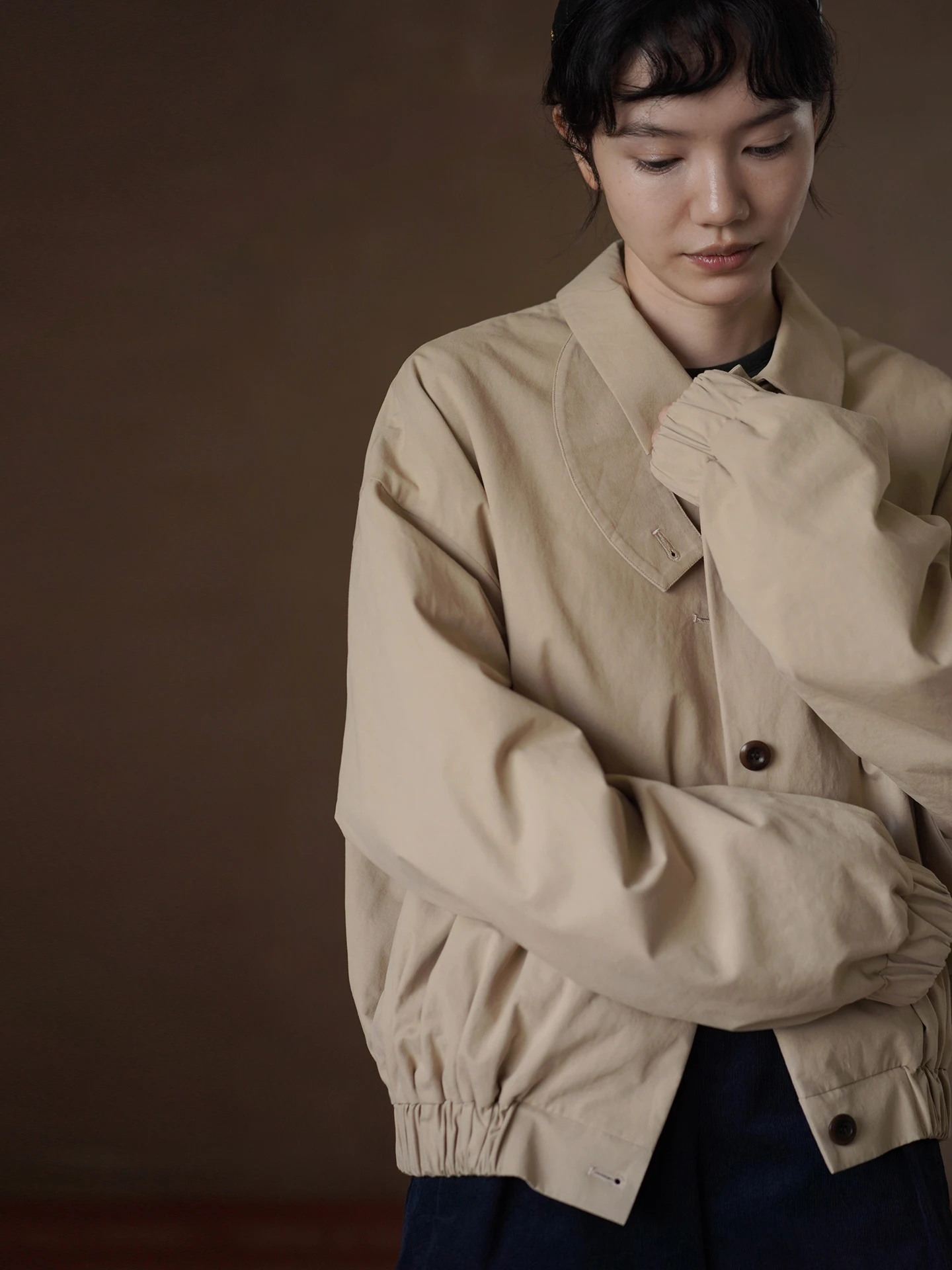 

Хакикики в стиле ретро, корейское хлопковое джае, свободное повседневное пальто для похудения, женское пальто Faion Stand Edition, длинные пуговицы све...