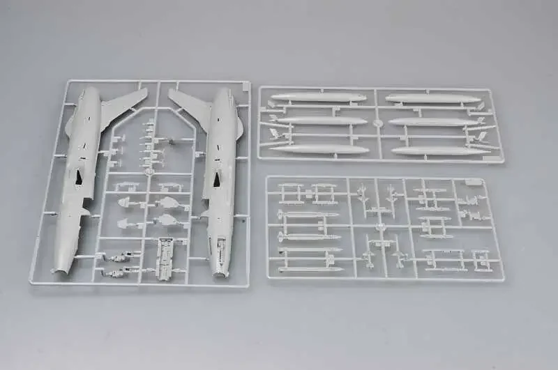 Trumpeter Model 1/72 01618 F-105G Thunderchief