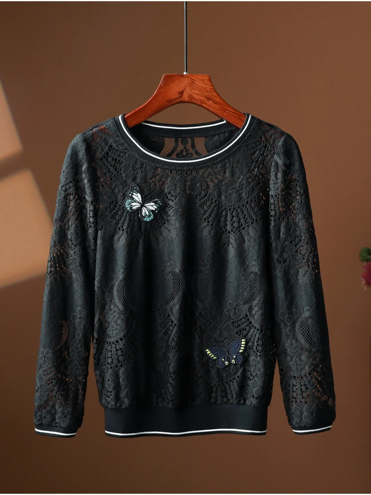 

H-Series round Ne Long Sve Loose Faionable Lace Versatile Small irt Spring Autumn Commuting Sparkling Pure Color Sim...