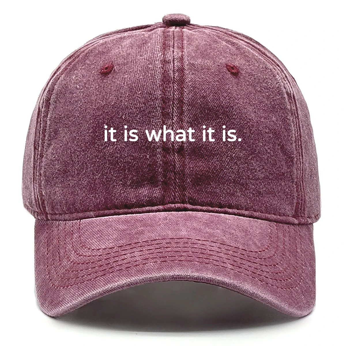 1 Stück klassisches, gewaschenes T-Shirt mit der Aufschrift „It Is What It Is.” Bedruckte Baseballkappen für Damen, Sommer, verstellbare Snapback-Dad-Caps, lässige, trendige Sonnenhüte