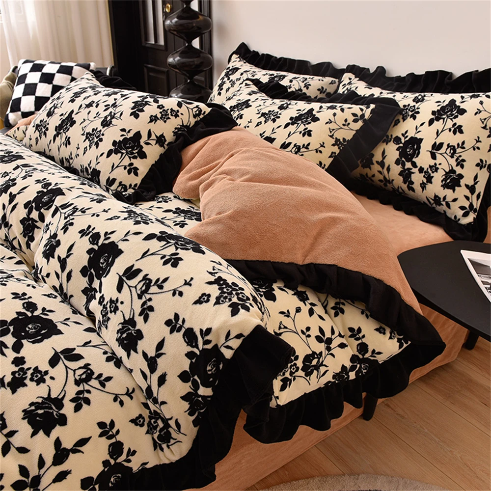 

Winter Warm Milk Velvet Bedding Set Luxury Thickened French Retro Princess Double-Sided Coral Velvet Four Piece Sets Black Lace