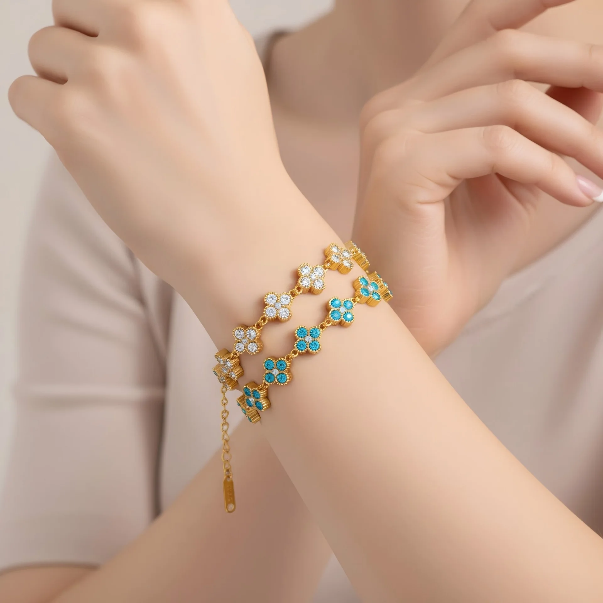 

Four-Leaf Clover Luxury Colorful Stainless Steel Pendant Chain Bracelet for Women's Unique Design Exquisite Minimalist Jewelry