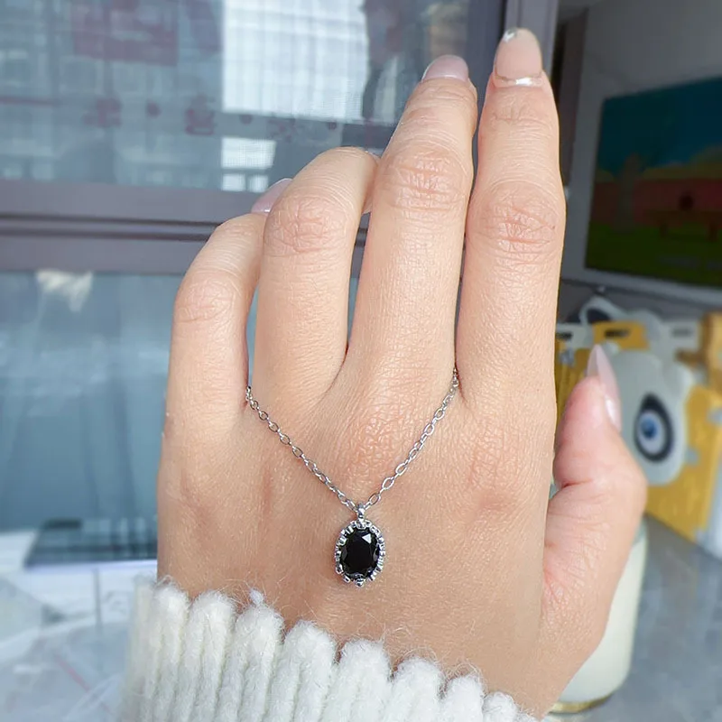 Light luxury black zircon oval necklace women with small Korean version of the neutral wind clavicle chain trend simple sweet
