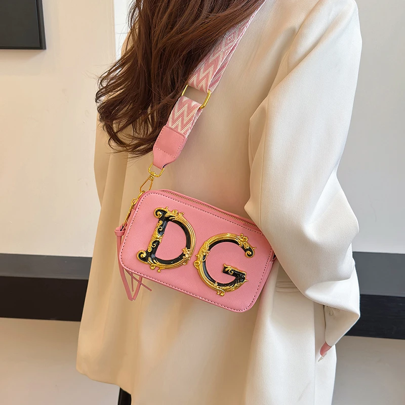 

Sophisticated Trendy Retro Niche Crossbody Handbag Perfect for Casual Strolling and Weekend Getaway Trips