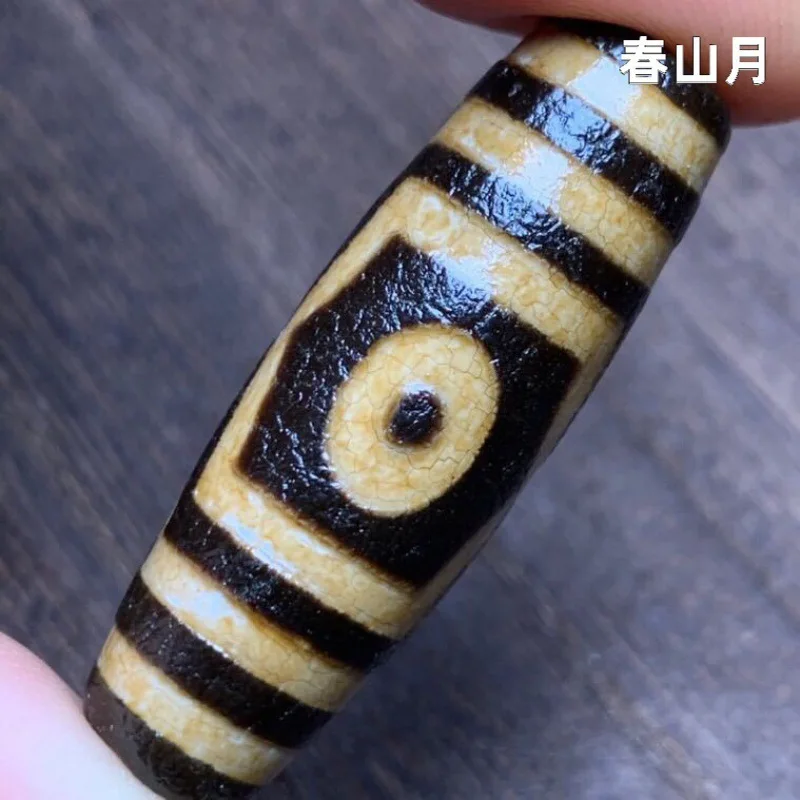 Wholesale Tibetan Tooth Yellow Three Eyes Tibet Beads High Oil Agate Tibet Beads Ornament Necklace Pendant Ornament