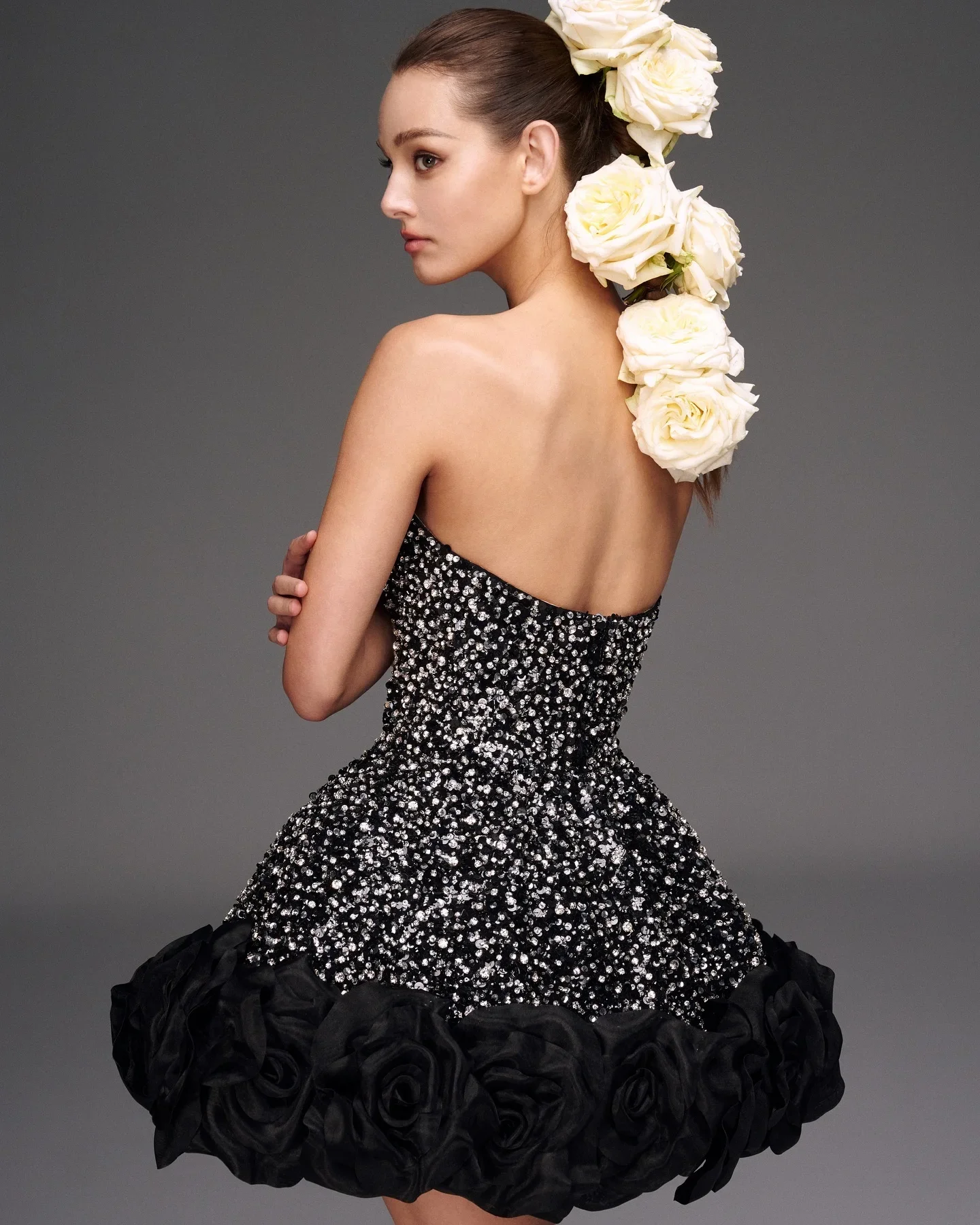 Luxury Beaded Mini Prom Dress with Hand-crafted Rosettes Strapless Sequins Short Formal Party Prom Gown