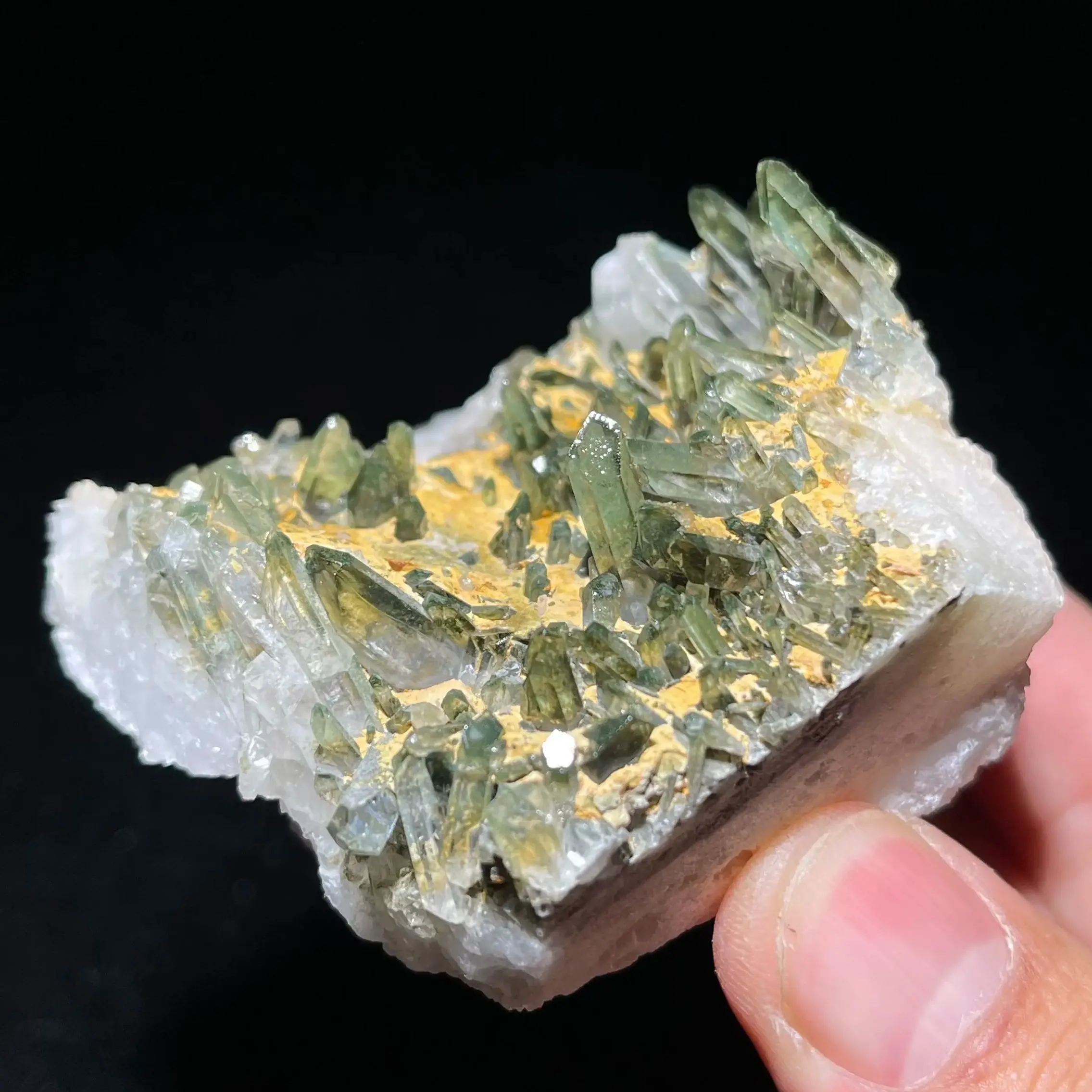 Natural Stone Green Phantom Crystal Cluster Mineral Specimen Garden Quartz Rock Home Decoration Healing Stone