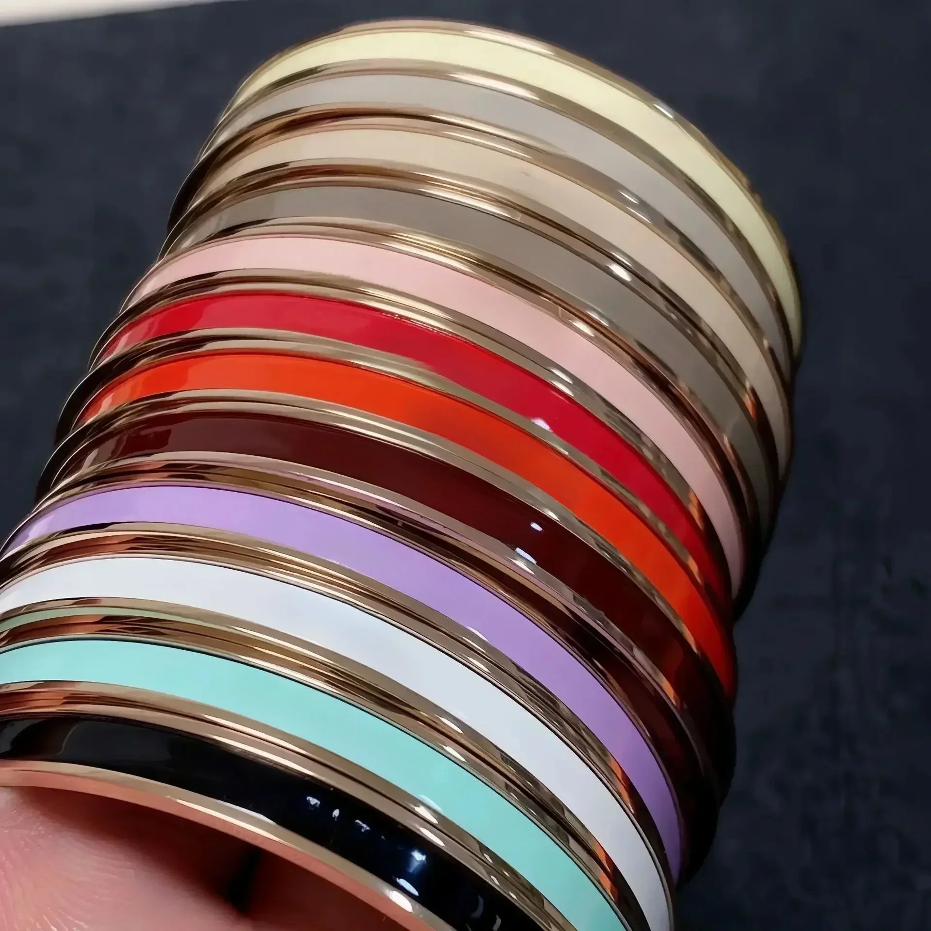 

2025 High Quality! Hot-Selling Enamel Bracelet with Delicate & Chic Design