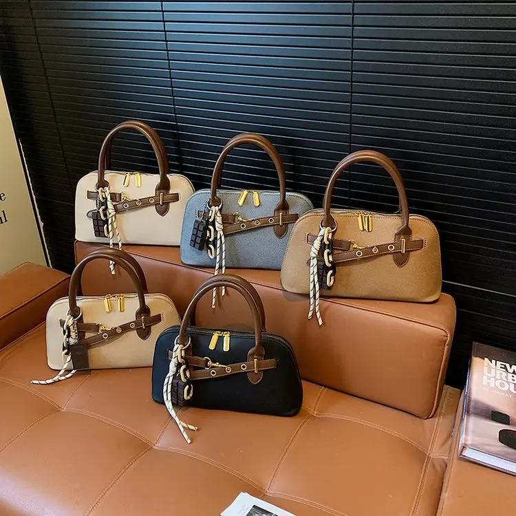 

2026 New Women's High-End Niche Design Shoulder Bag Fashion Versatile Personalized Crossbody Handbag